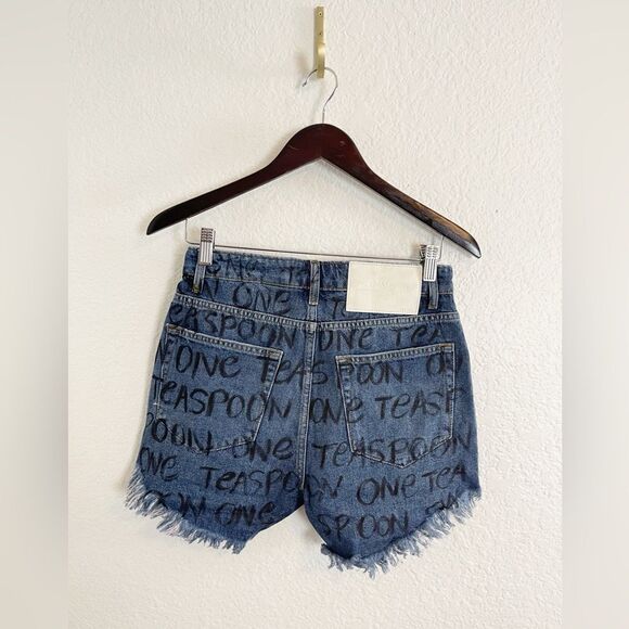 ONE TEASPOON Bonitas HIGH WAIST MOM FIT SHORT with graffiti design NWT 33 - Picture 5 of 14